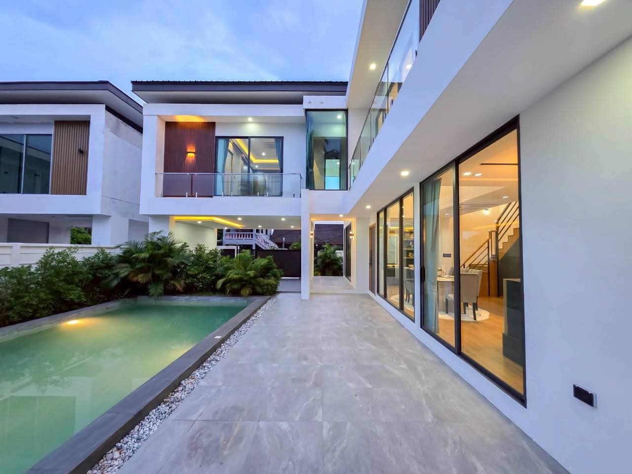 ขายพูลวิลล่าสร้างใหม่ หมู่บ้านอารียา (ซอยสยามคันทรีคลับ) สไตล์ Modern Luxury 1