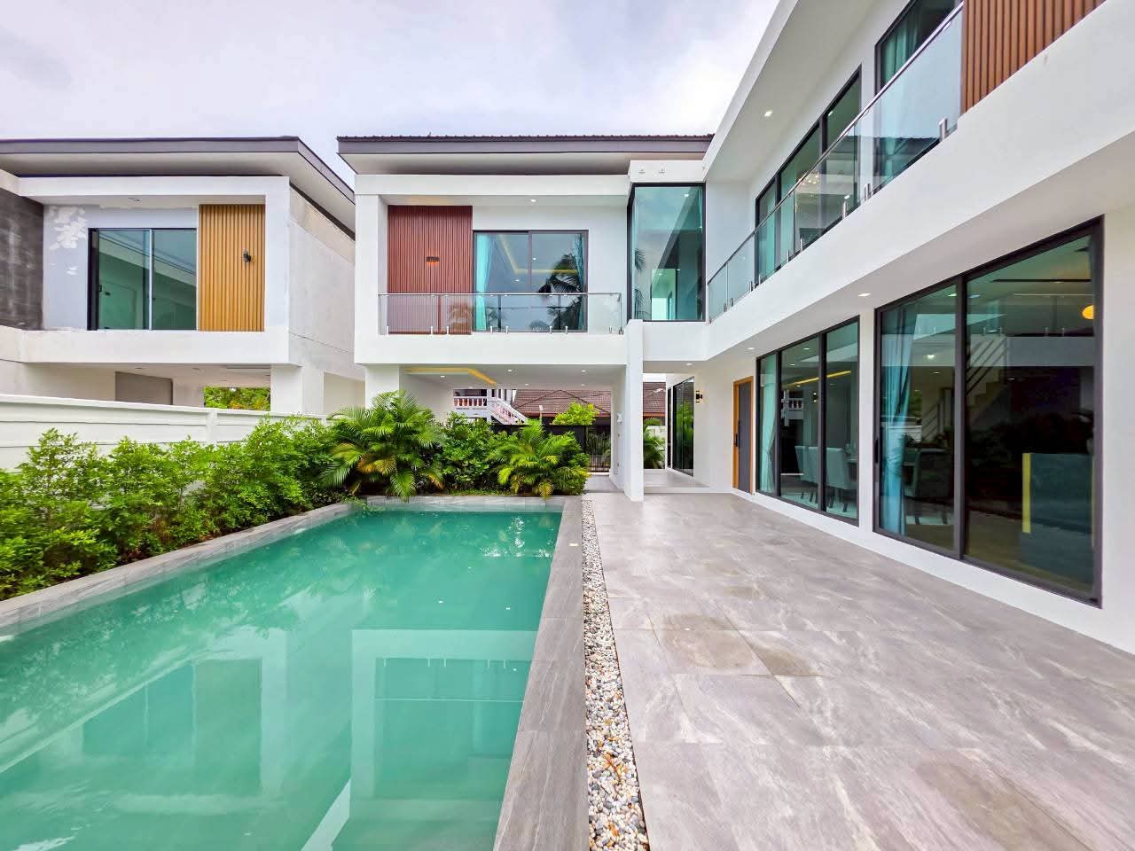 ขายพูลวิลล่าสร้างใหม่ หมู่บ้านอารียา (ซอยสยามคันทรีคลับ) สไตล์ Modern Luxury 3