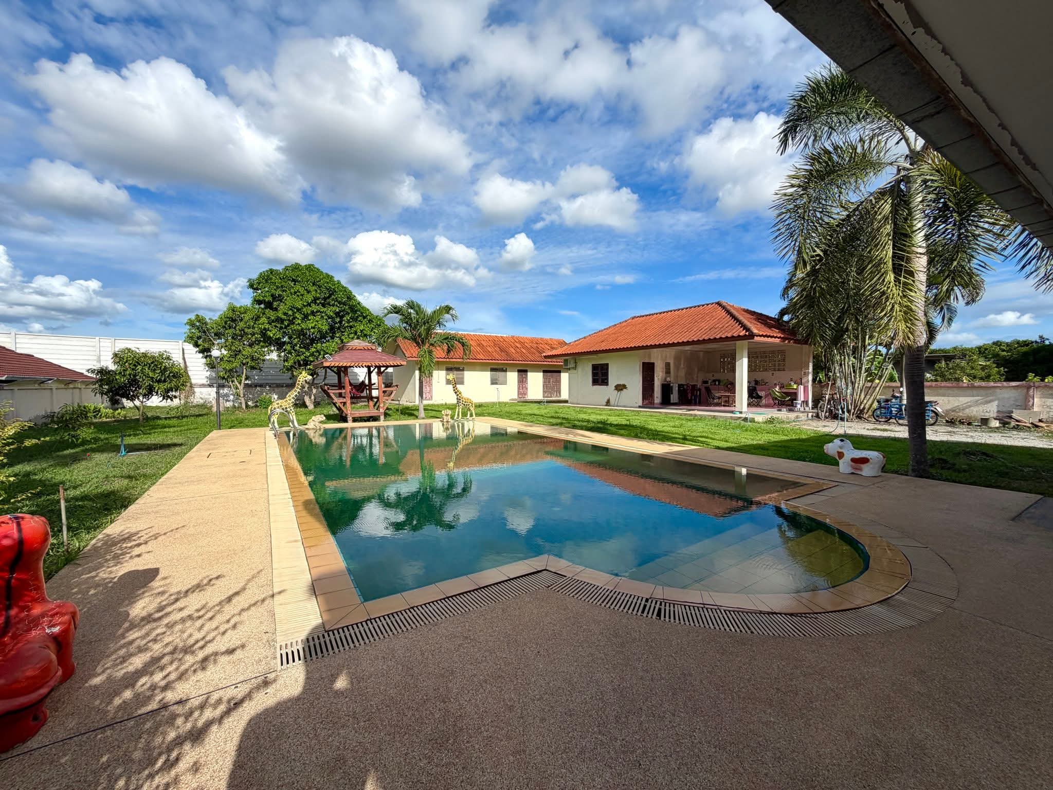 บ้านเดี่ยวโซนห้วยใหญ่ (ติดรั้วโครงการบ้านพัทยา 7, ต.ห้วยใหญ่ อ.บางละมุง จ.ชลบุรี) 1