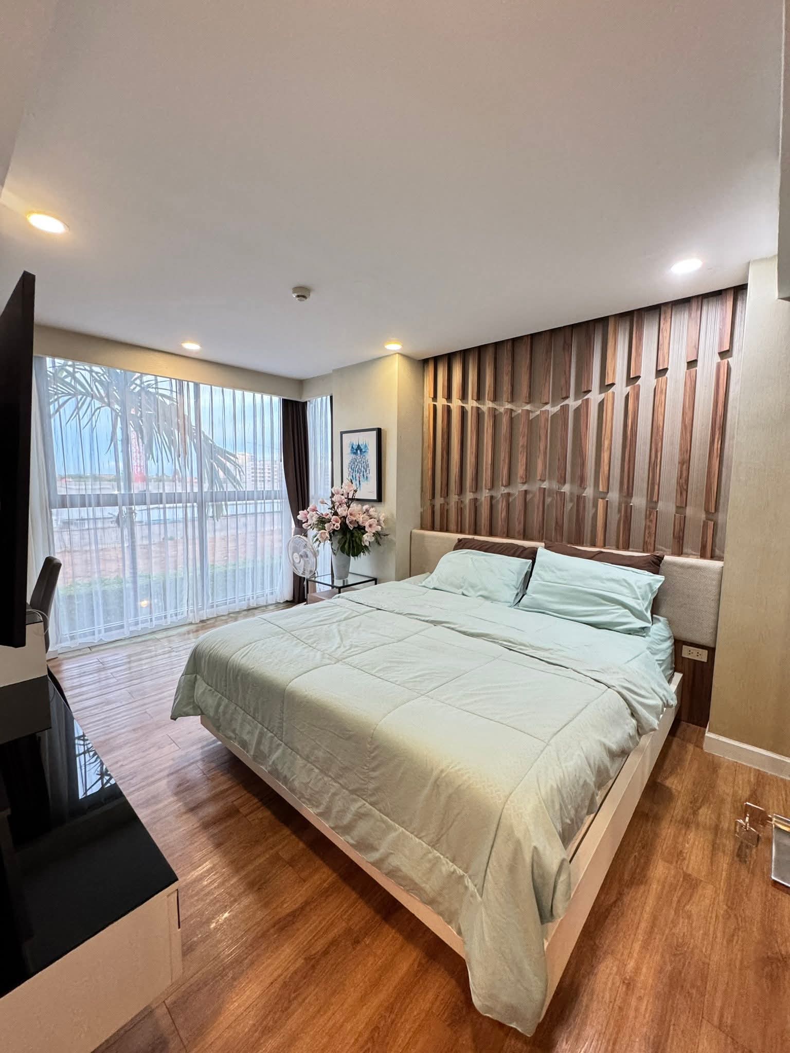 ให้เช่าคอนโดพัทยา! Dusit Grand Park 1 ห้องไซส์ใหญ่ 2 ห้องนอน 65 ตร.ม. แต่งครบพร้อมอยู่ 10